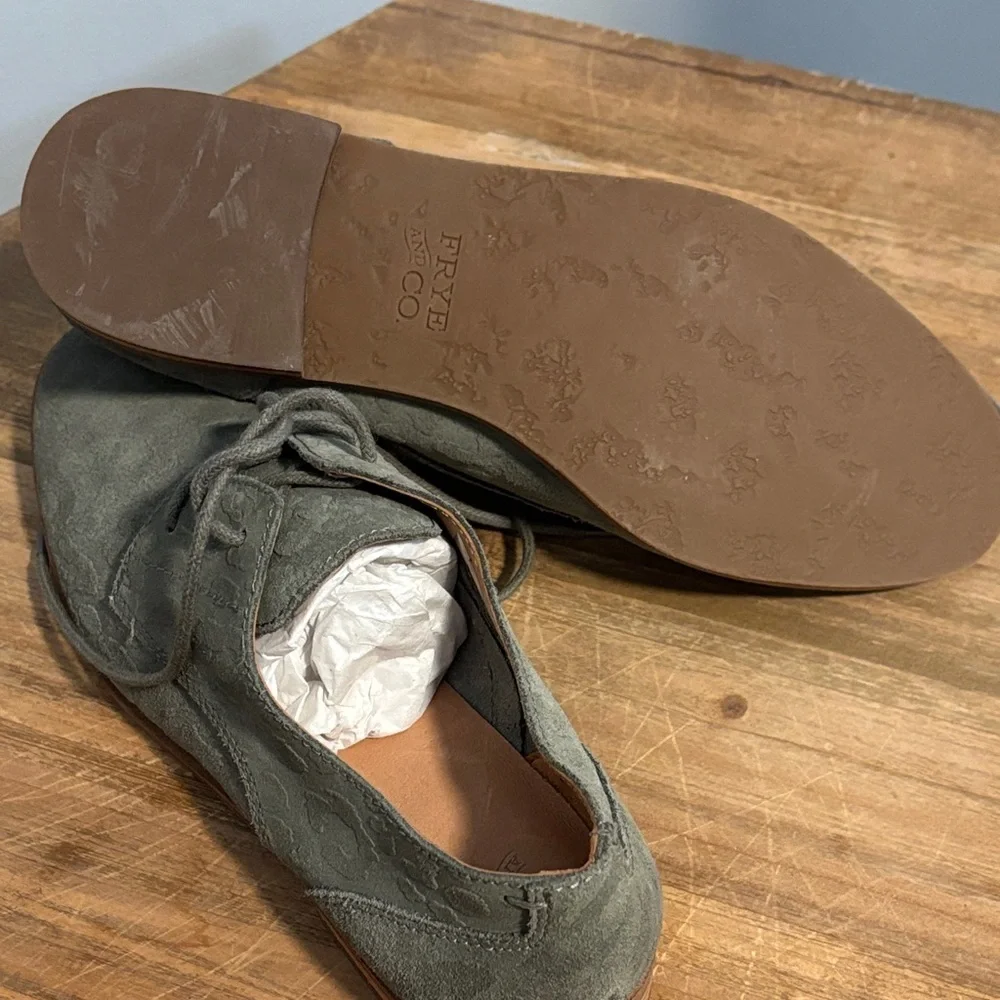 FRYE AND CO. Piper Oxford in Olive Embossed‎ Leopard Print Rare Find Preppy